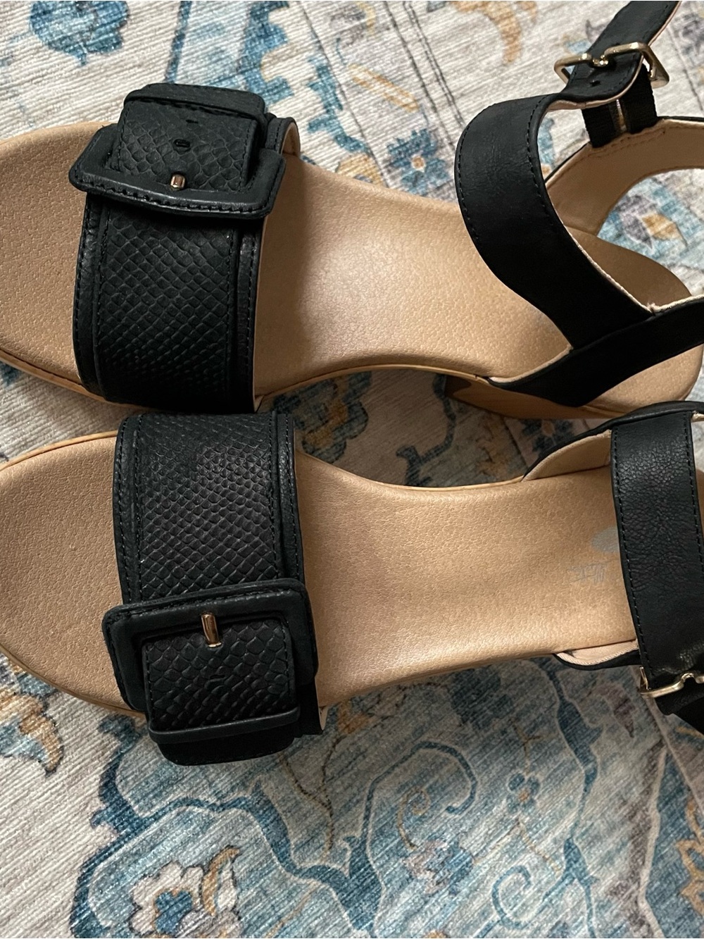 Women's Black Buckle Strap Sandals with Cushioned Footbed